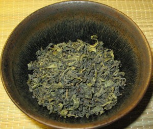 Nokcha a variety of green tea suitable for the Budwig diet. Note the large size of the individual leaves.